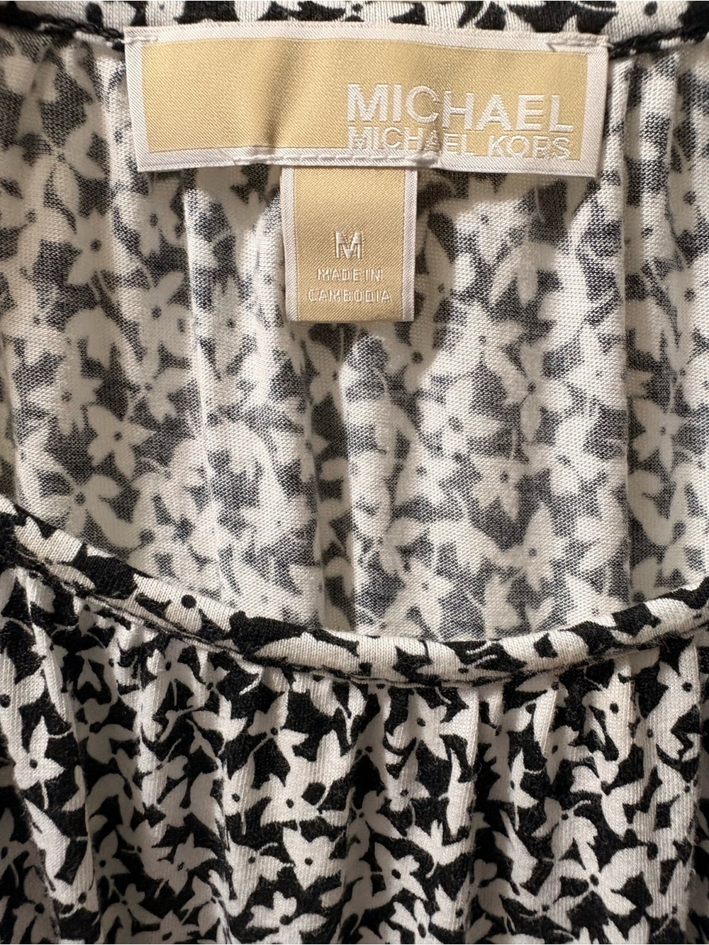 MICHAEL Michael Kors Black & White Floral Scoop Neck Top with Bell Sleeves - Picture 4 of 7